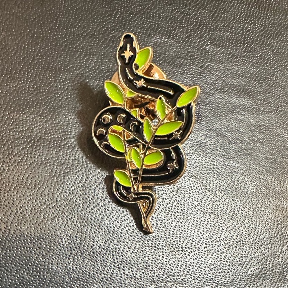 Snake Pin - Picture 1 of 1